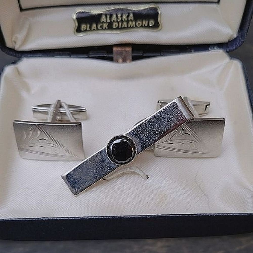 Vtg hematite silver tone tie clip & cuff link set